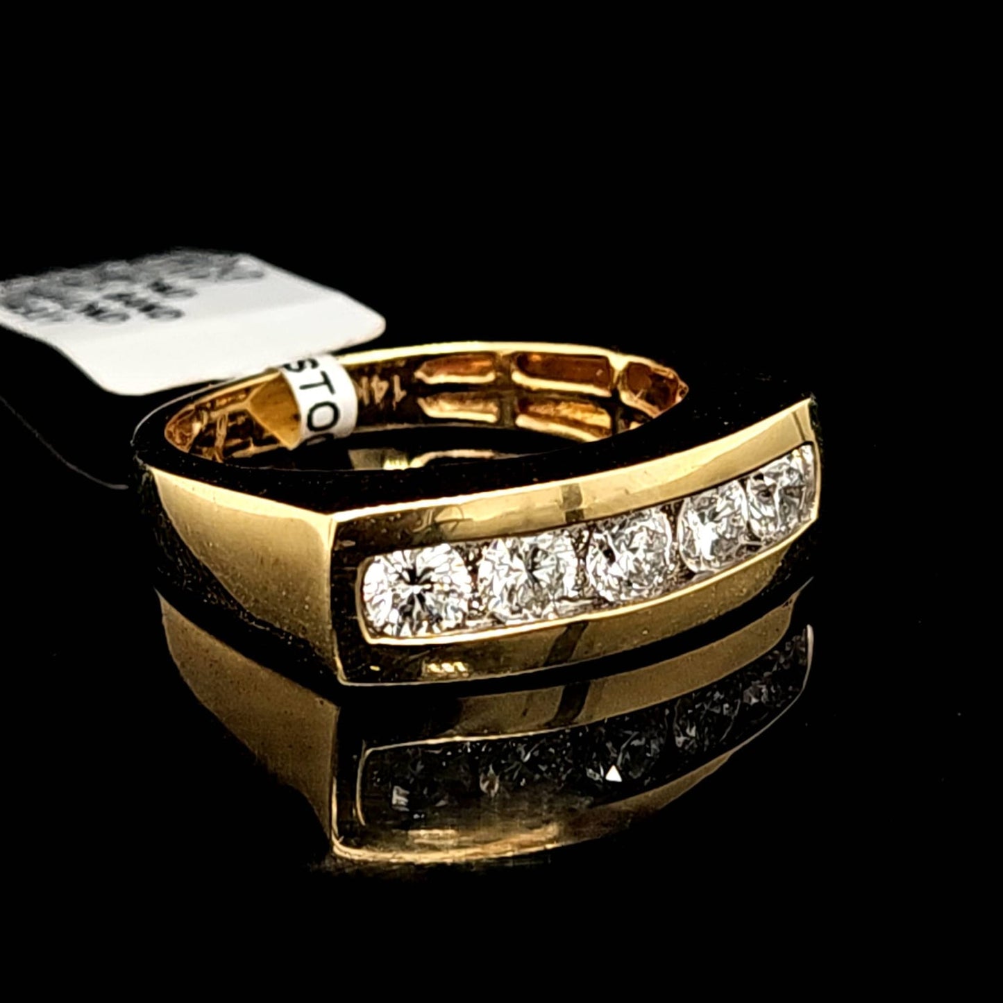 DIAMOND RING