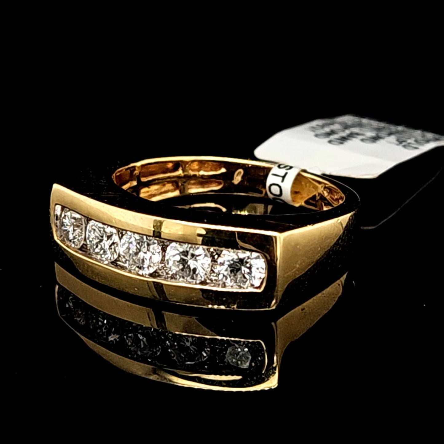 DIAMOND RING