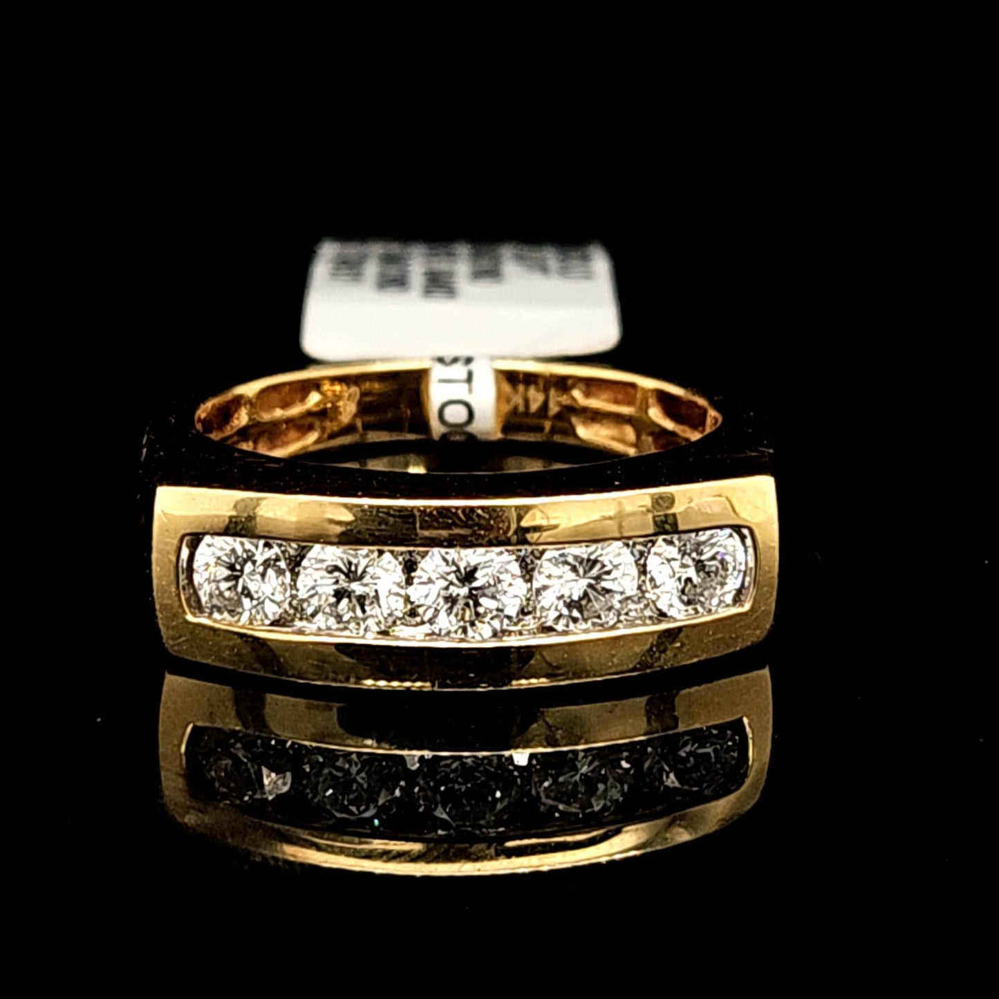 DIAMOND RING