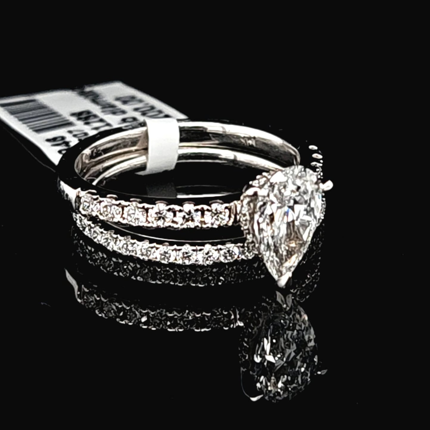 PEAR DIAMOND RING
