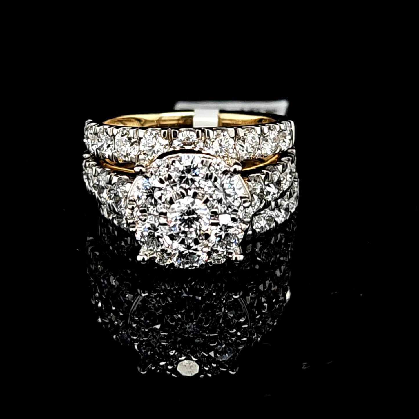 ROUND CLUSTER ENGAGEMENT RING