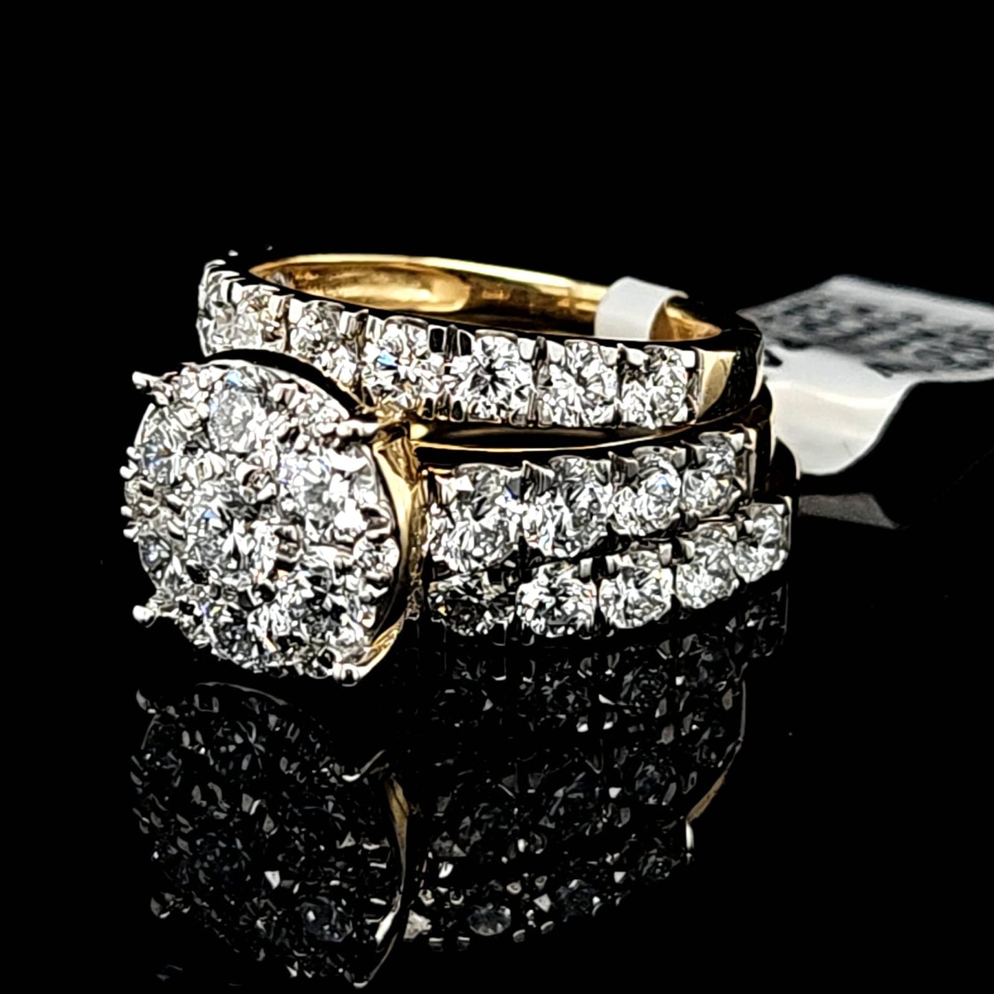 ROUND CLUSTER ENGAGEMENT RING
