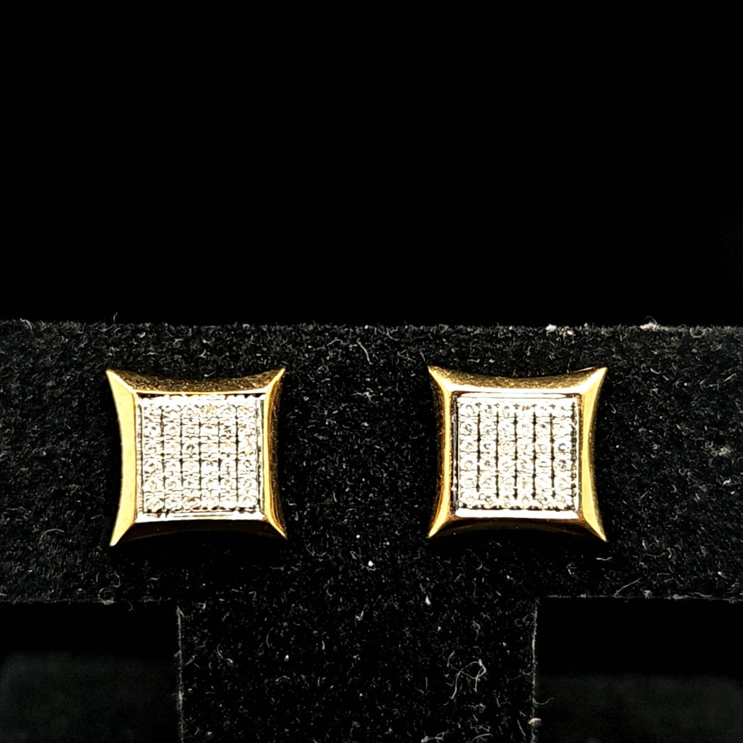 DIAMOND SQUARE CLUSTER
