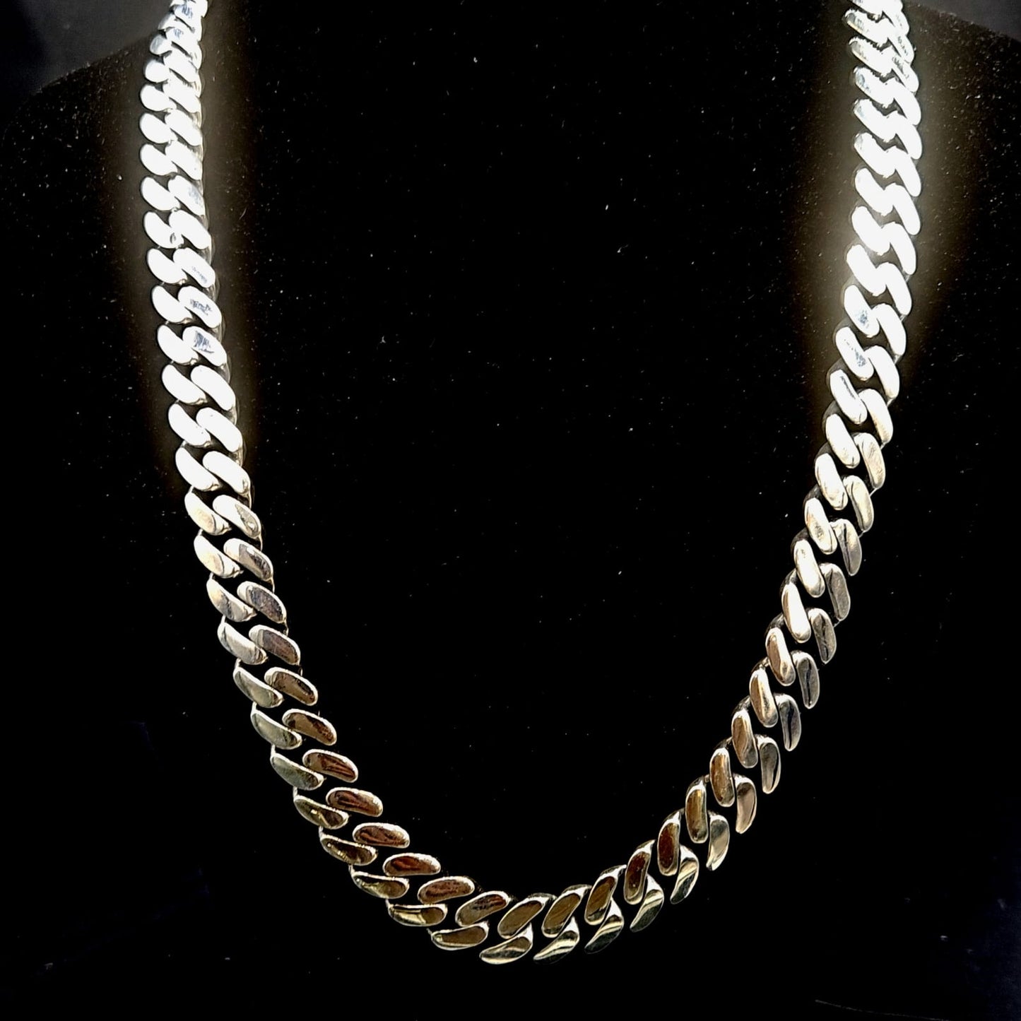 CUBAN LINKS CHAIN