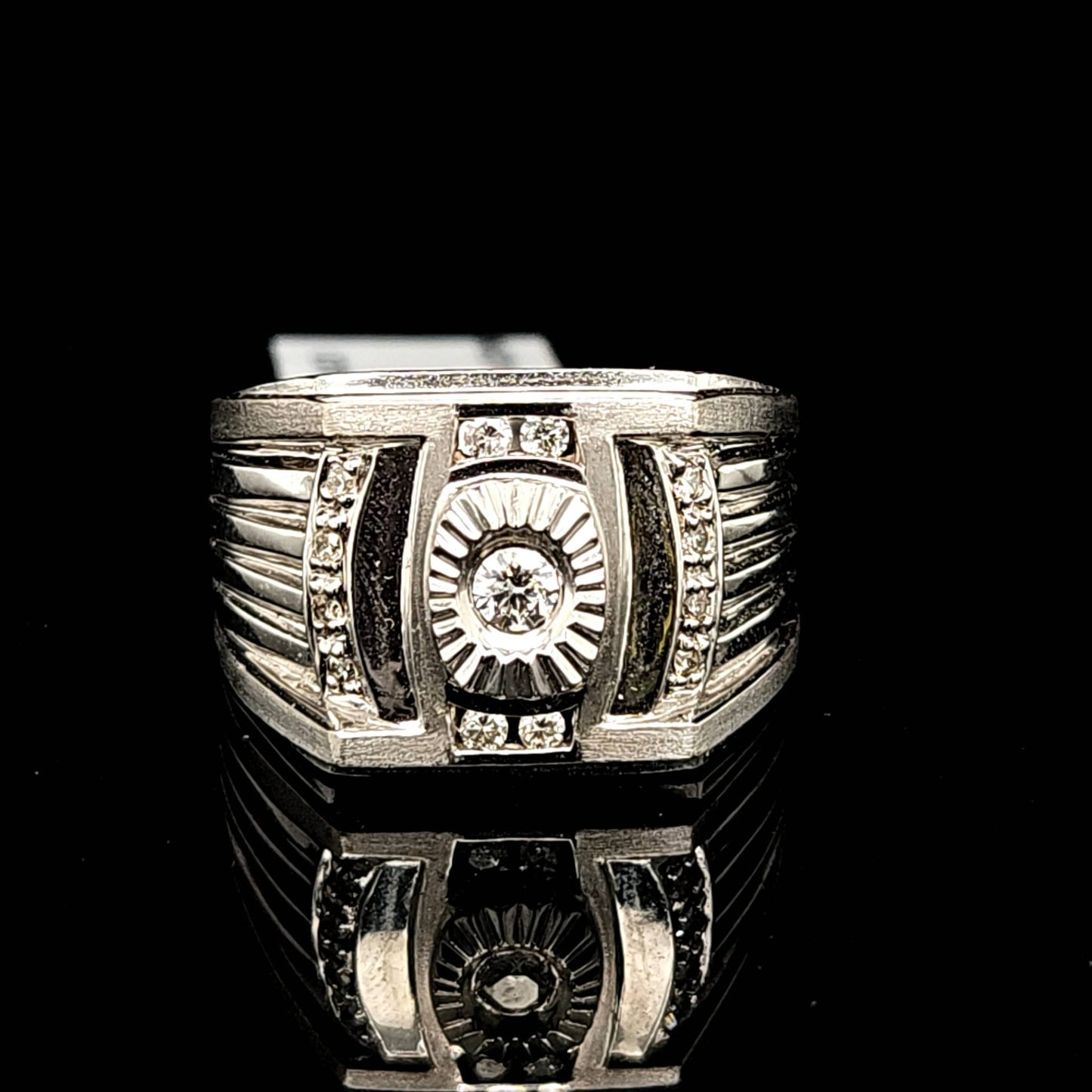 DIAMOND RING