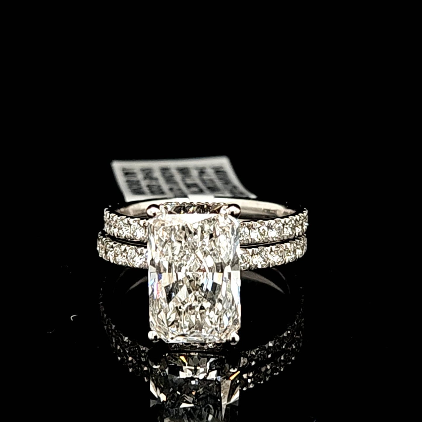 RADIANT ENGAGEMENT RING