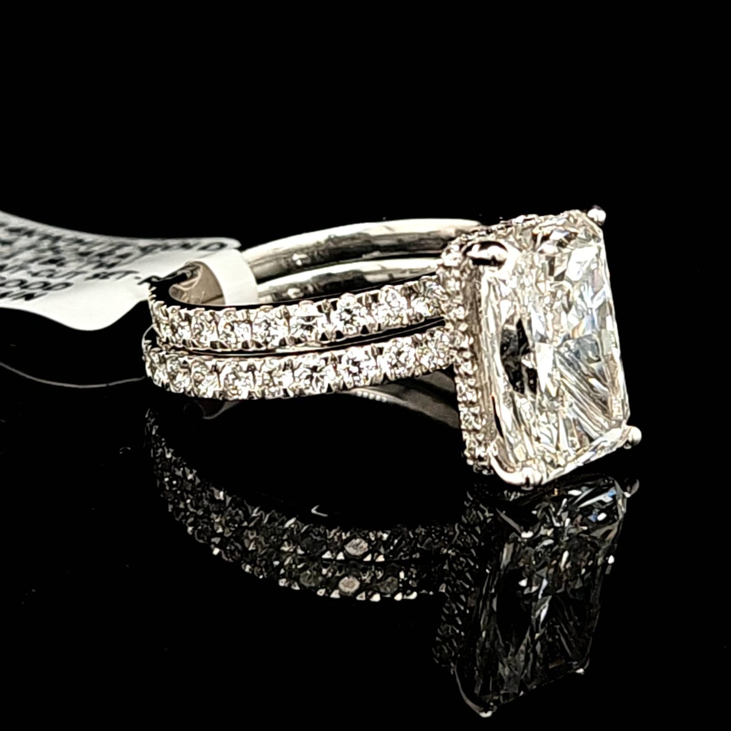 RADIANT ENGAGEMENT RING