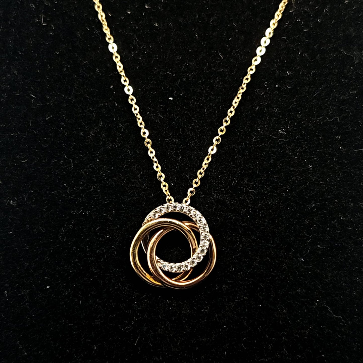RINGS NECKLACE