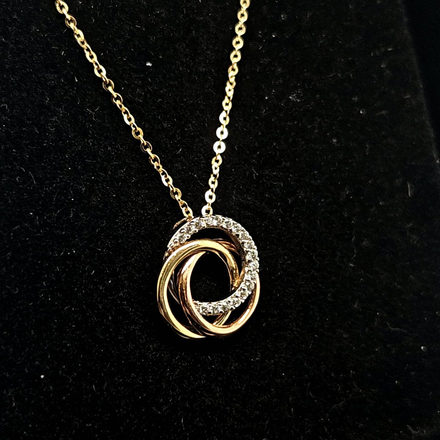 RINGS NECKLACE