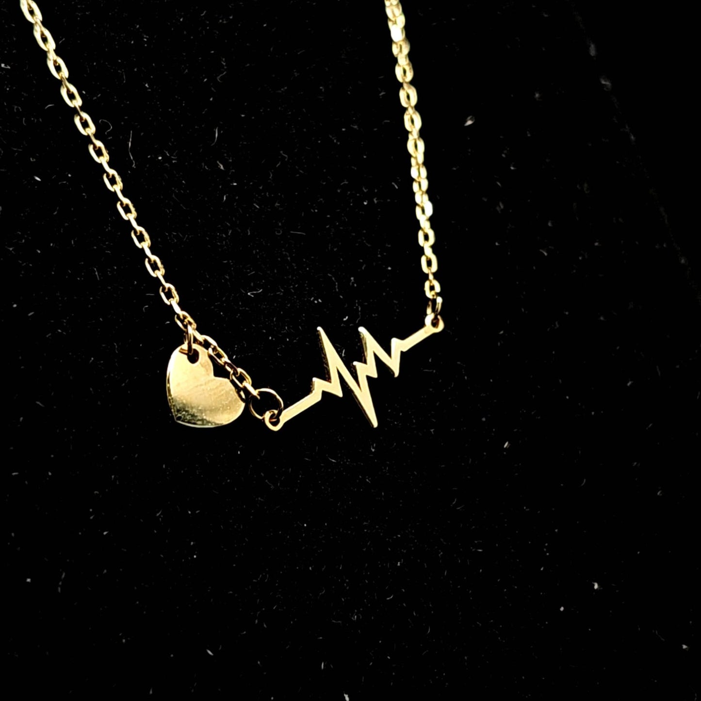 HEARTBEAT NECKLACE