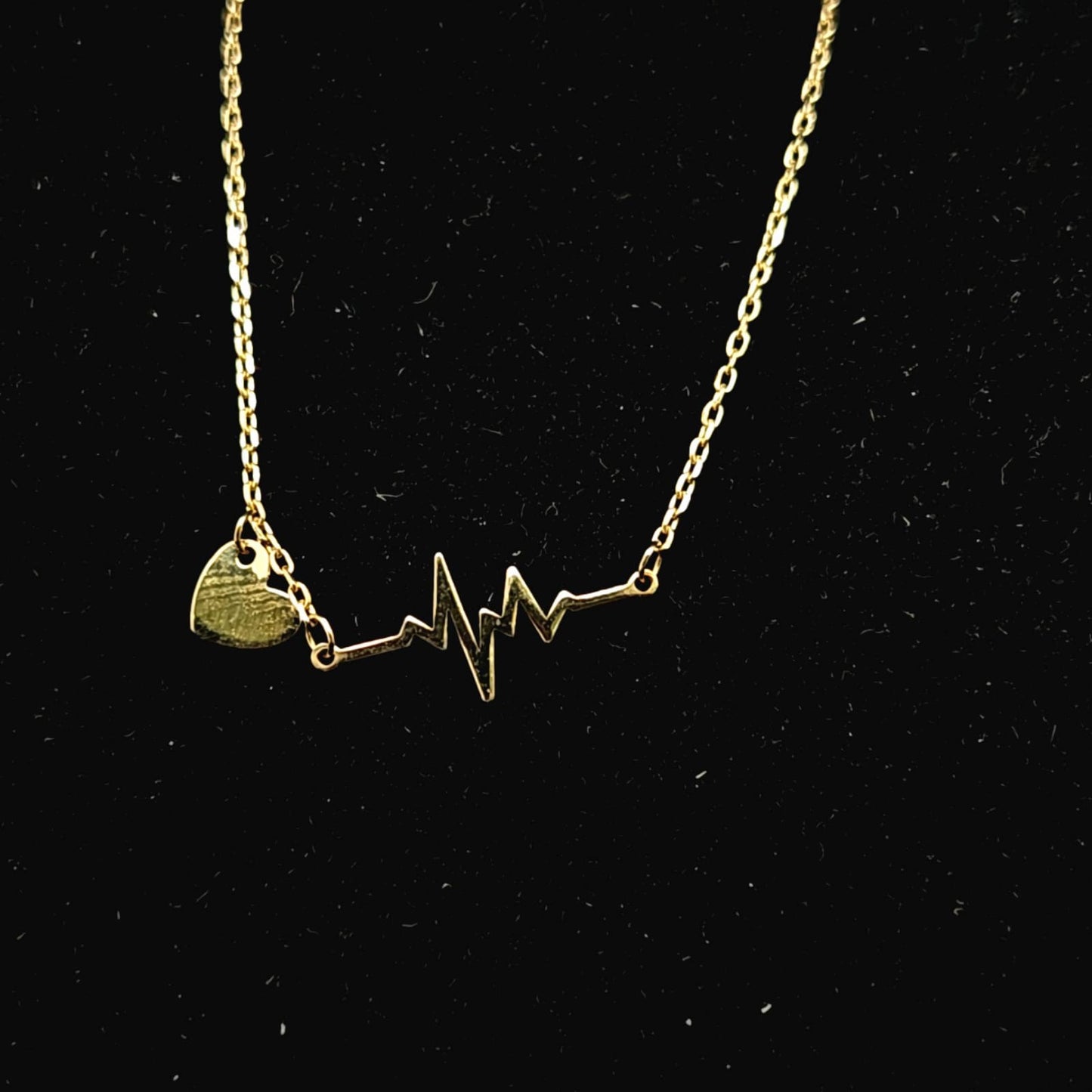 HEARTBEAT NECKLACE