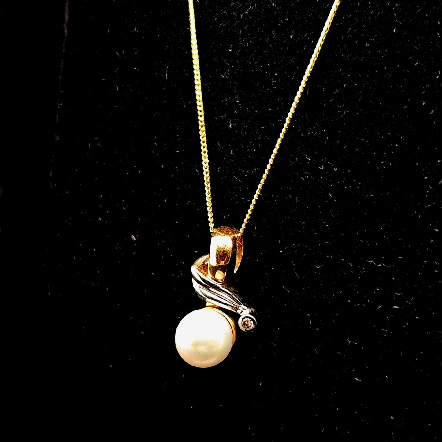 PEARL PENDANT NECKALCE