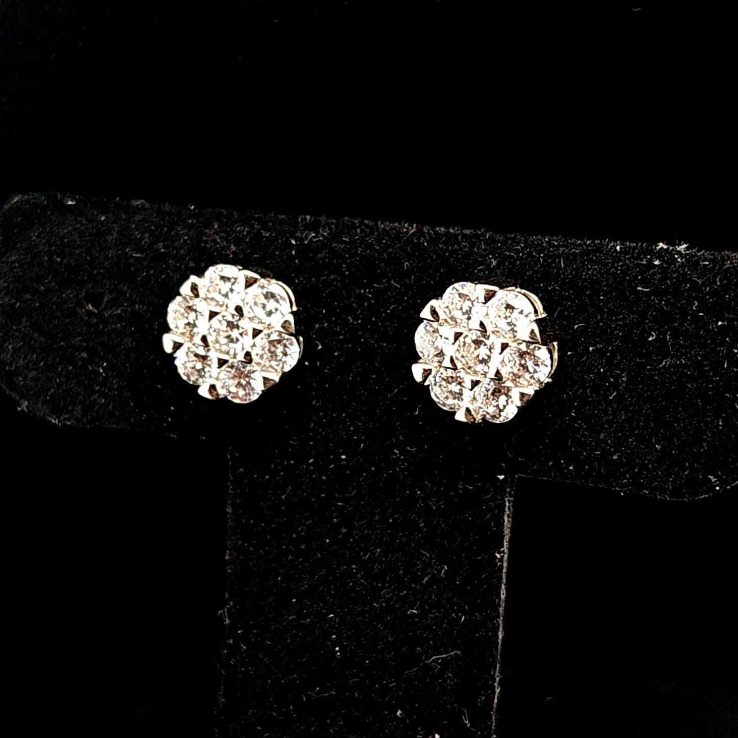 SILVER FLOWER EARRING