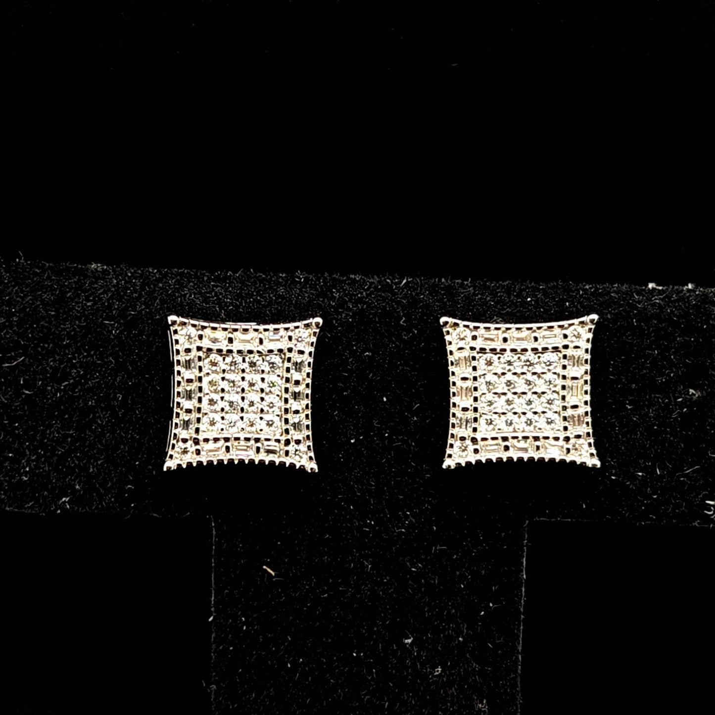 SILVER SQUARE EARRING